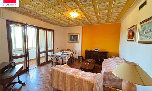 Casa molto bella con cortile e ampio box auto